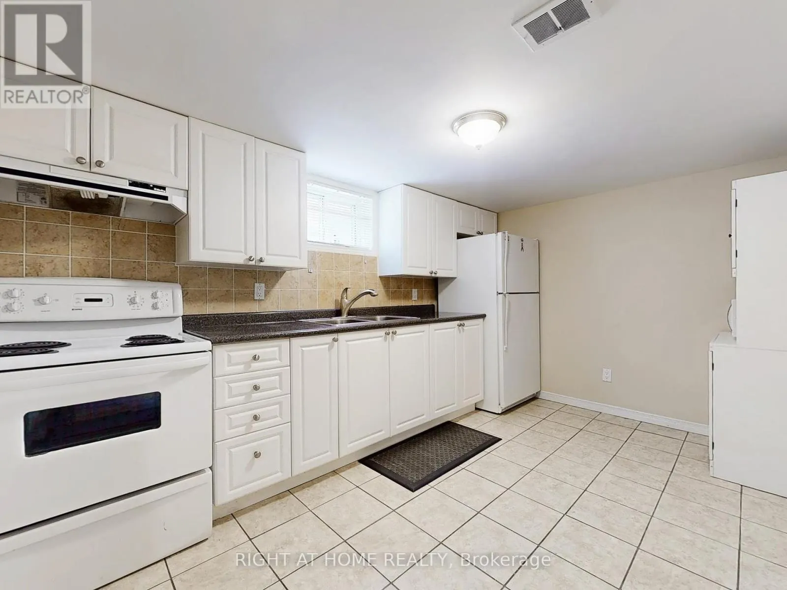120 MARCHINGTON CIRCLE