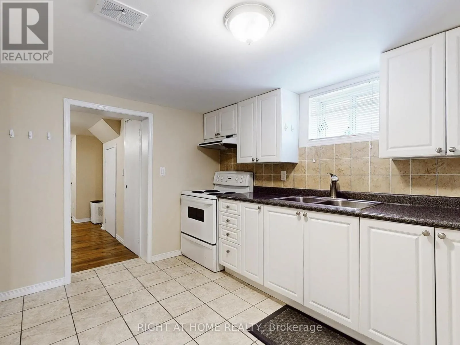 120 MARCHINGTON CIRCLE