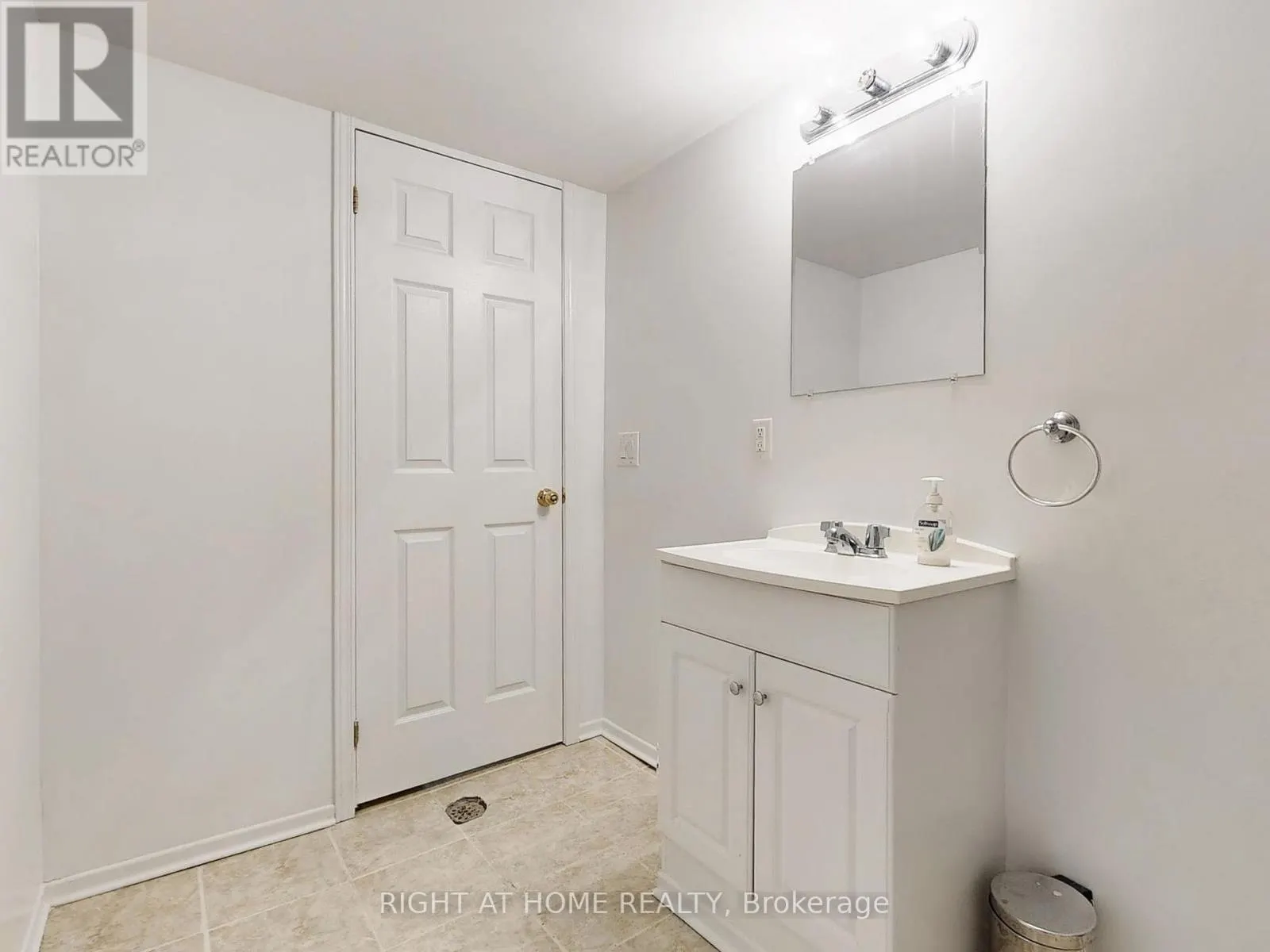 120 MARCHINGTON CIRCLE