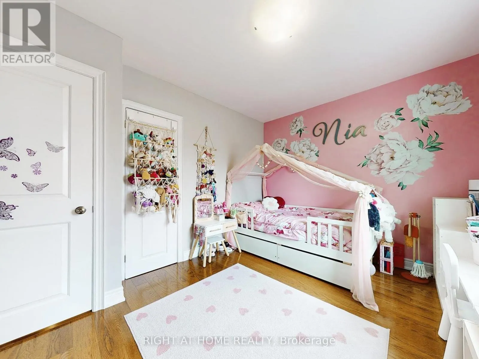 120 MARCHINGTON CIRCLE