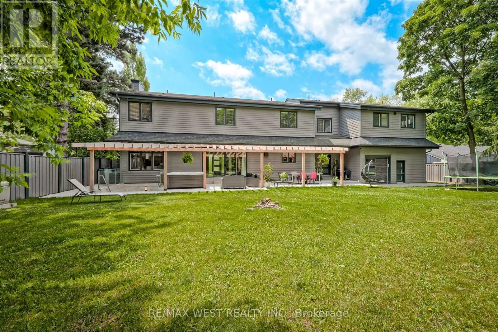 18 WINDY RIDGE DRIVE