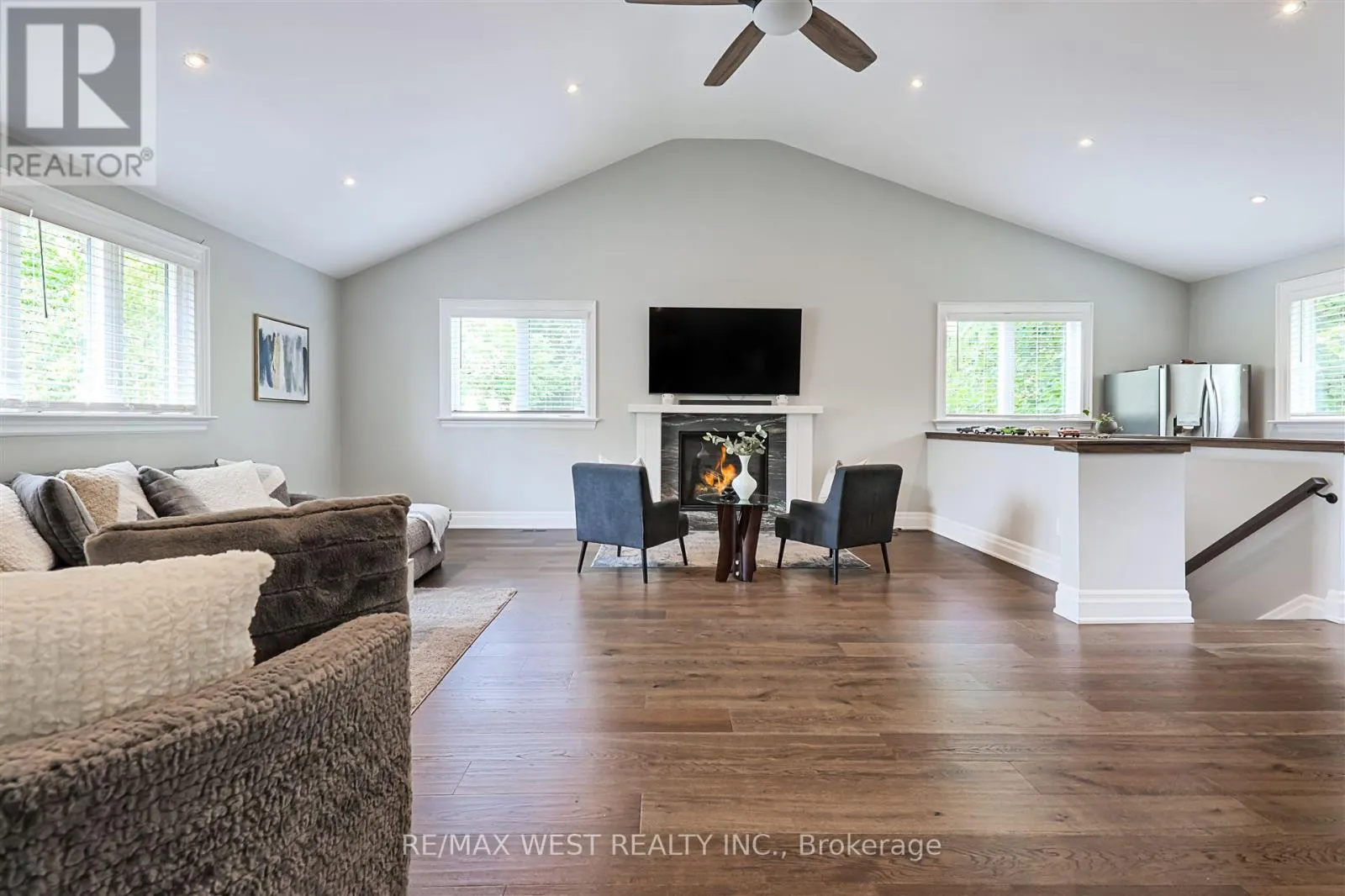 18 WINDY RIDGE DRIVE