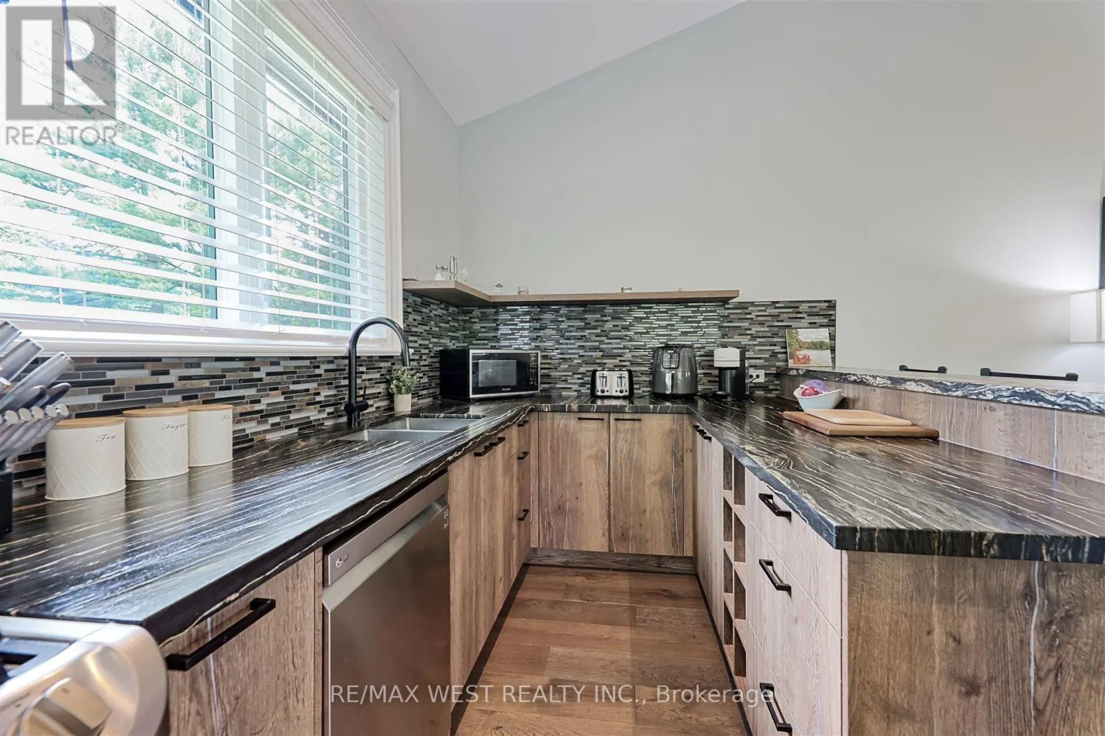 18 WINDY RIDGE DRIVE
