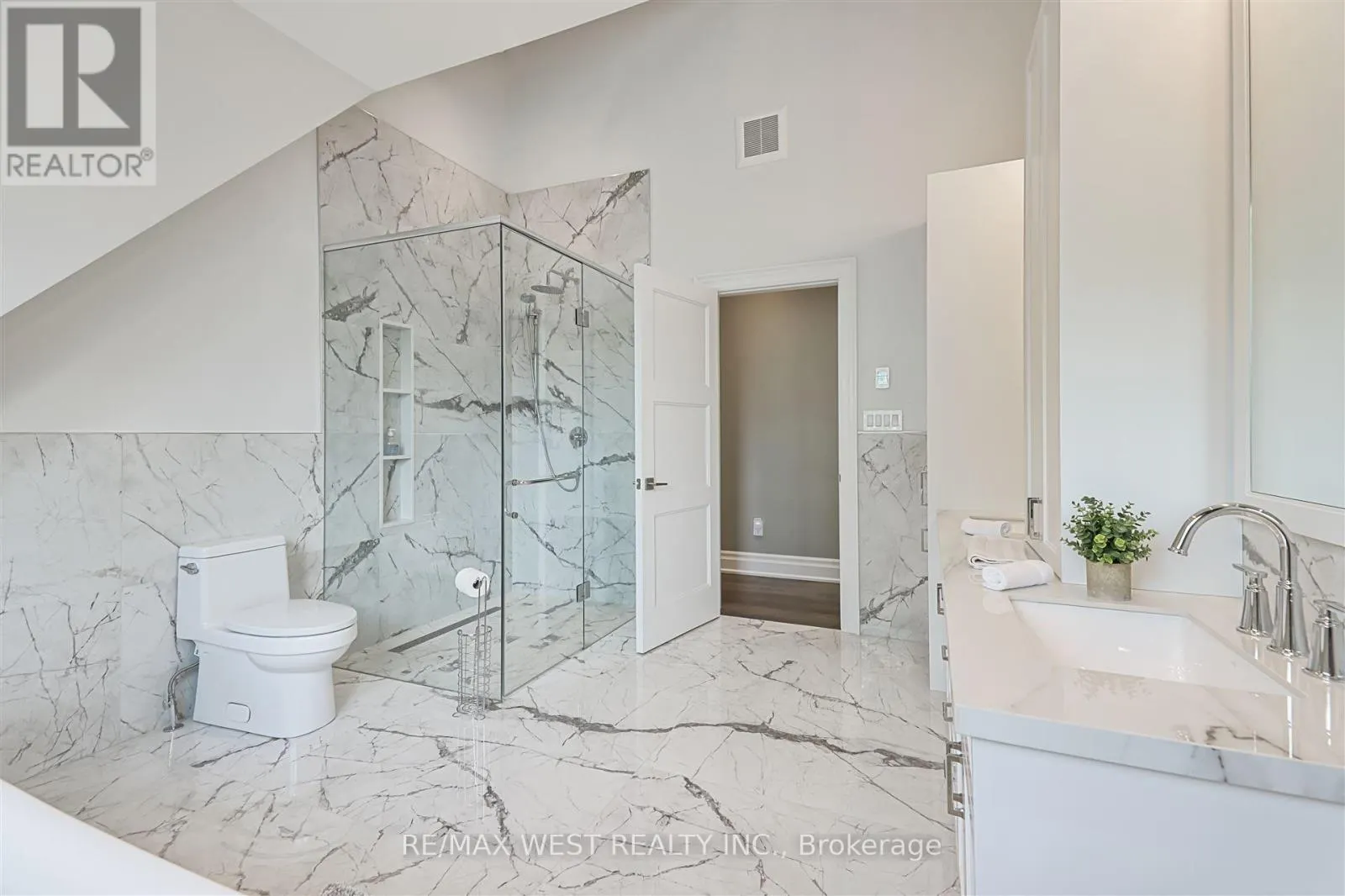 18 WINDY RIDGE DRIVE