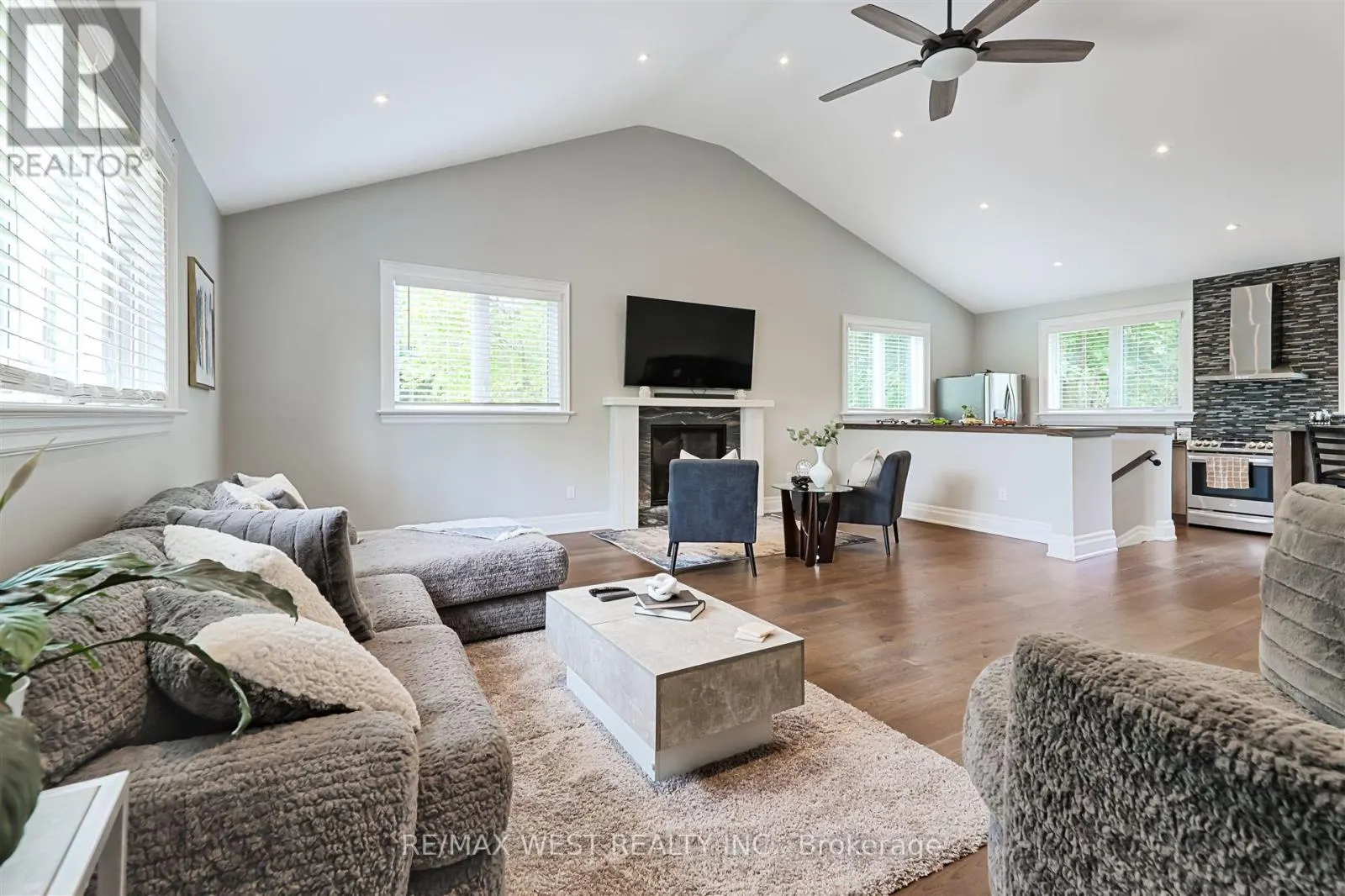 18 WINDY RIDGE DRIVE