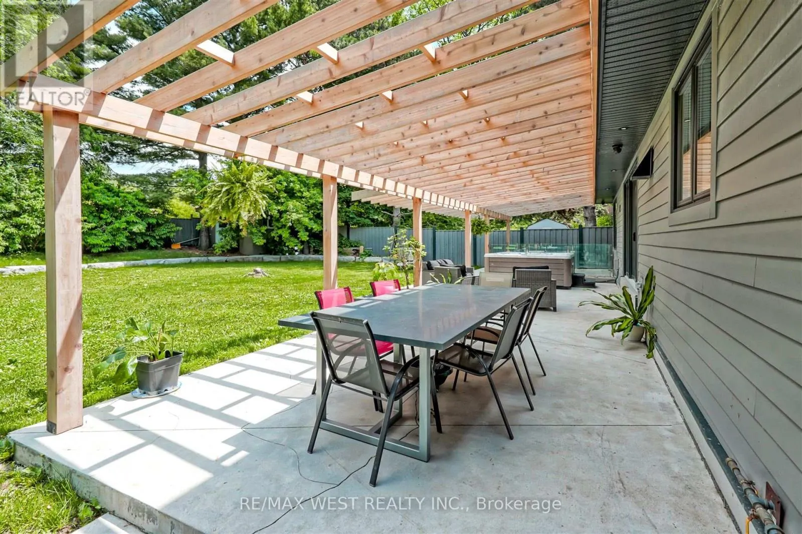 18 WINDY RIDGE DRIVE