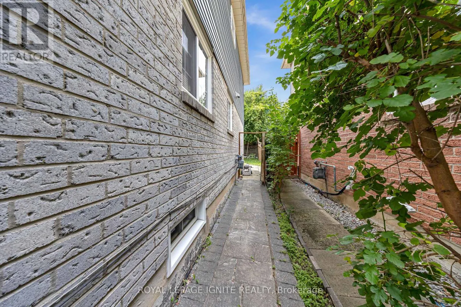 2156 DUBERRY DRIVE