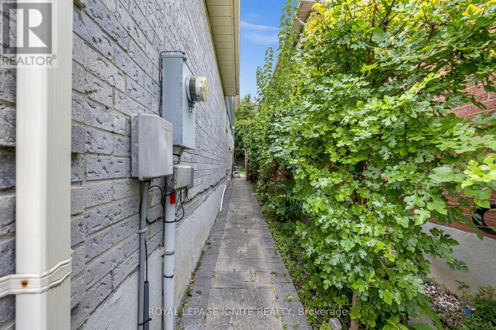 2156 DUBERRY DRIVE