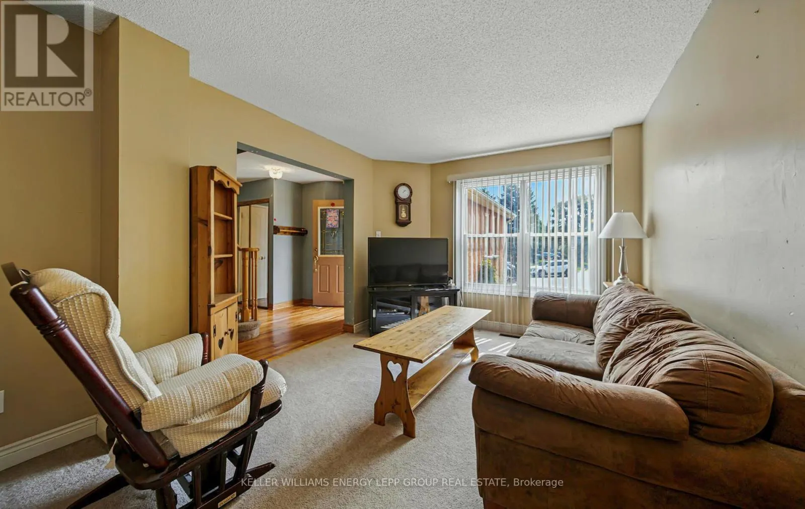 87 WOODSTONE PLACE