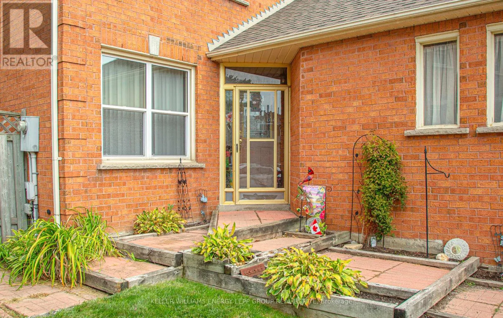 87 WOODSTONE PLACE
