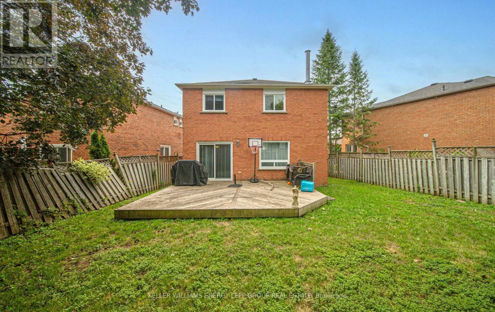 87 WOODSTONE PLACE