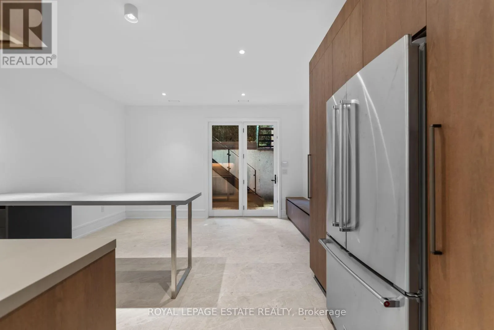LOWER UNIT - 51 MACLEAN AVENUE