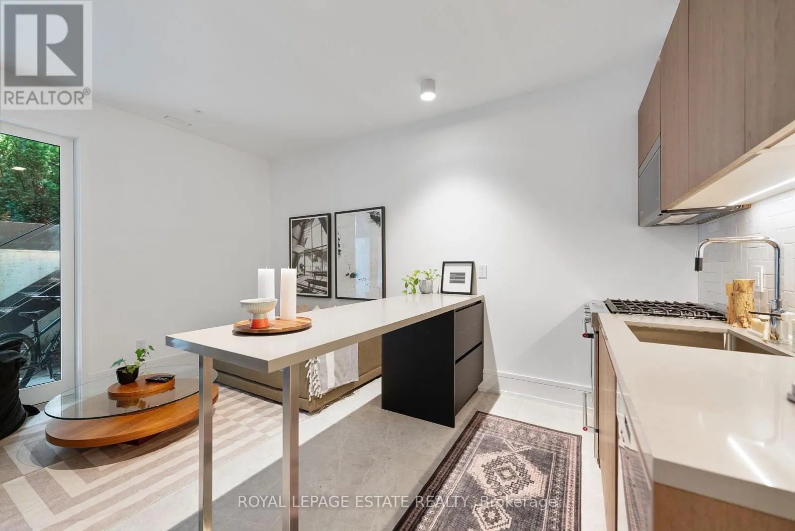 LOWER UNIT - 51 MACLEAN AVENUE