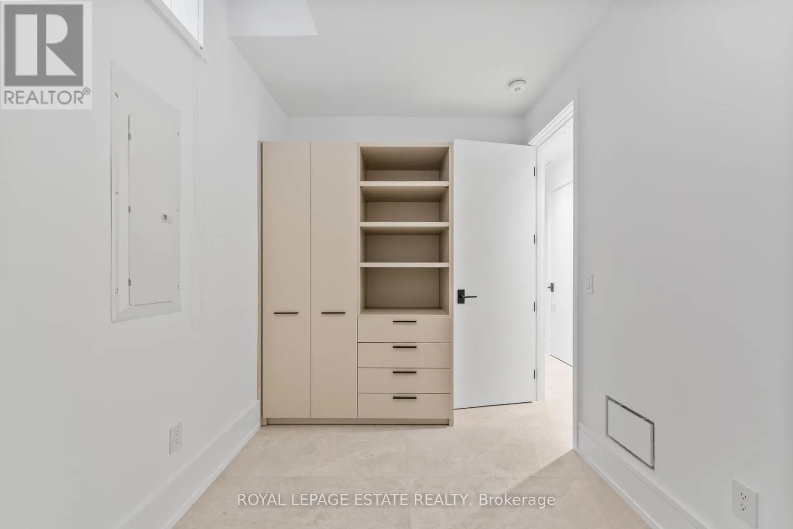 LOWER UNIT - 51 MACLEAN AVENUE