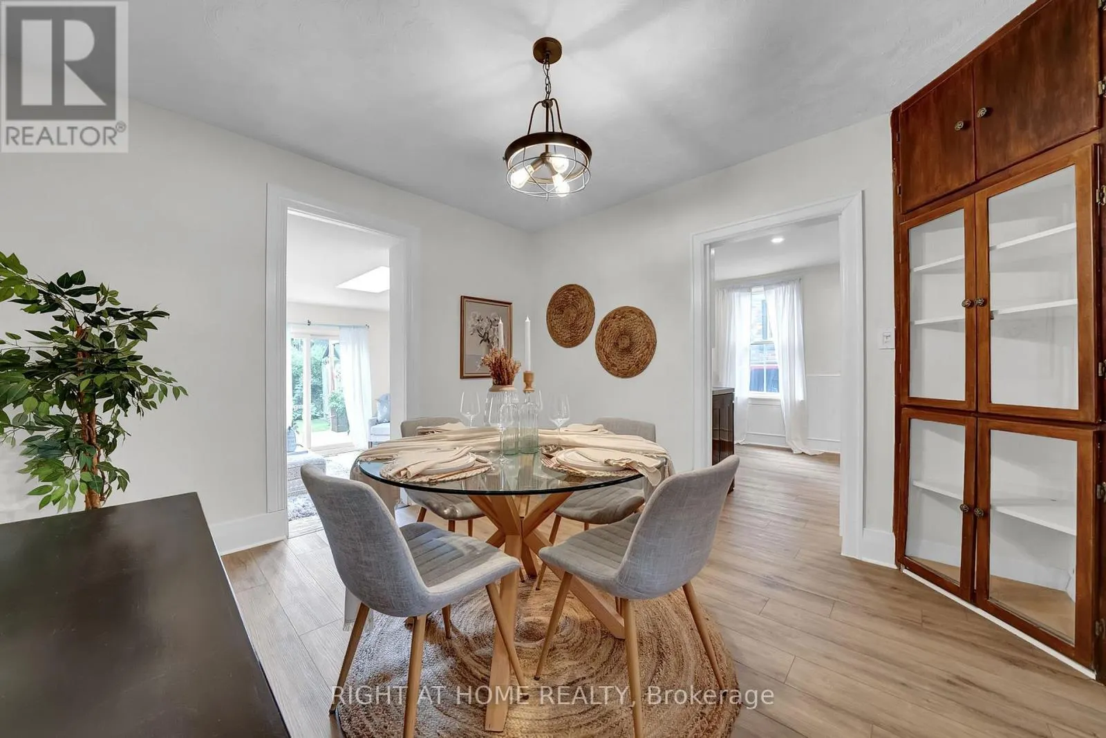 84 OSHAWA BOULEVARD N
