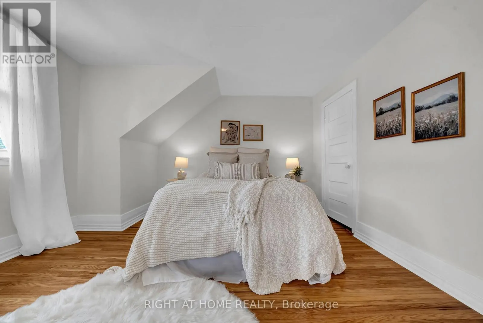84 OSHAWA BOULEVARD N