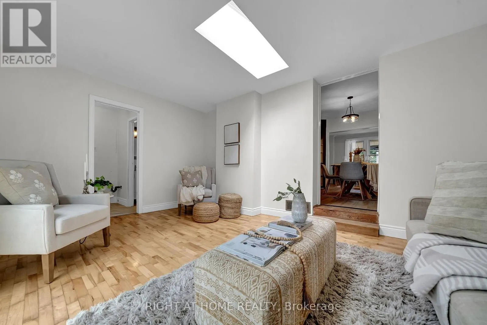 84 OSHAWA BOULEVARD N