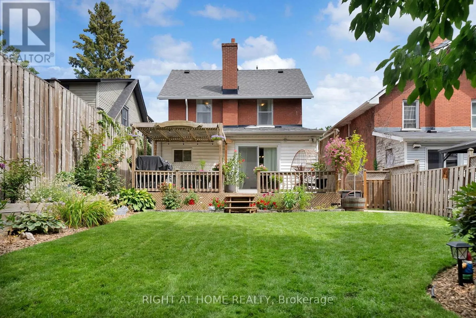 84 OSHAWA BOULEVARD N