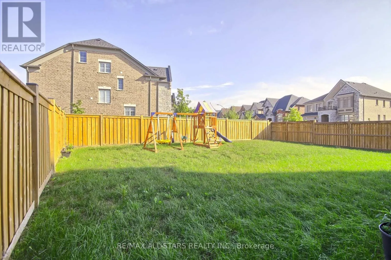 18 PENNINE DRIVE