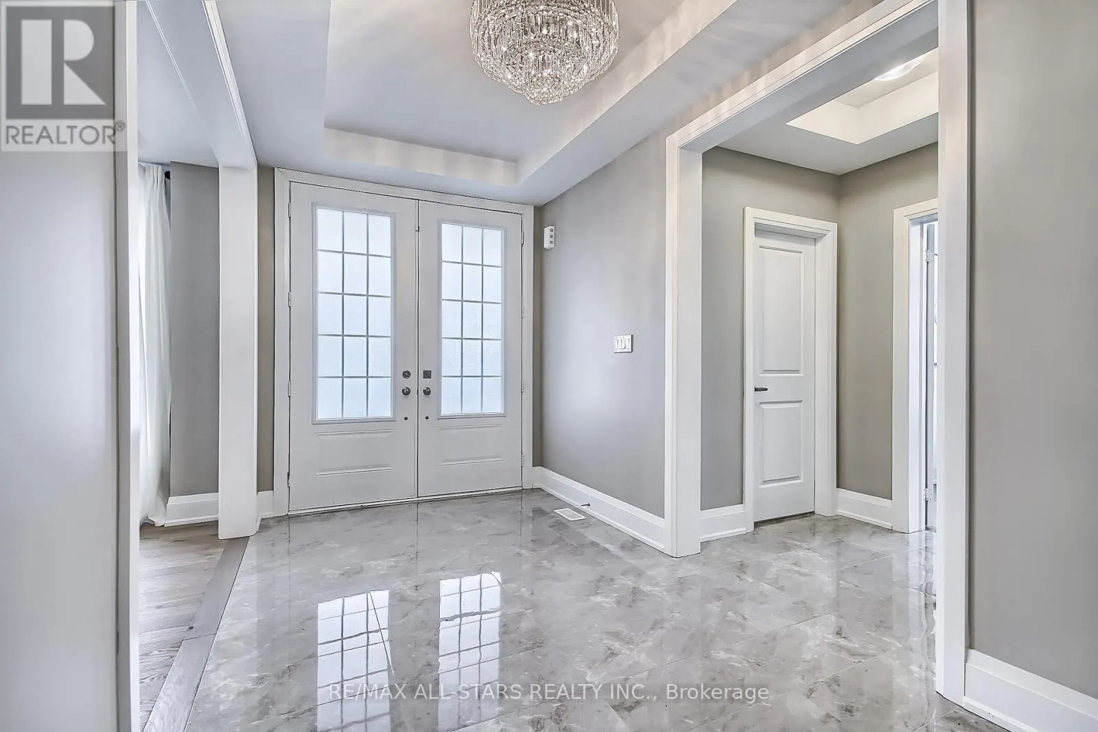18 PENNINE DRIVE