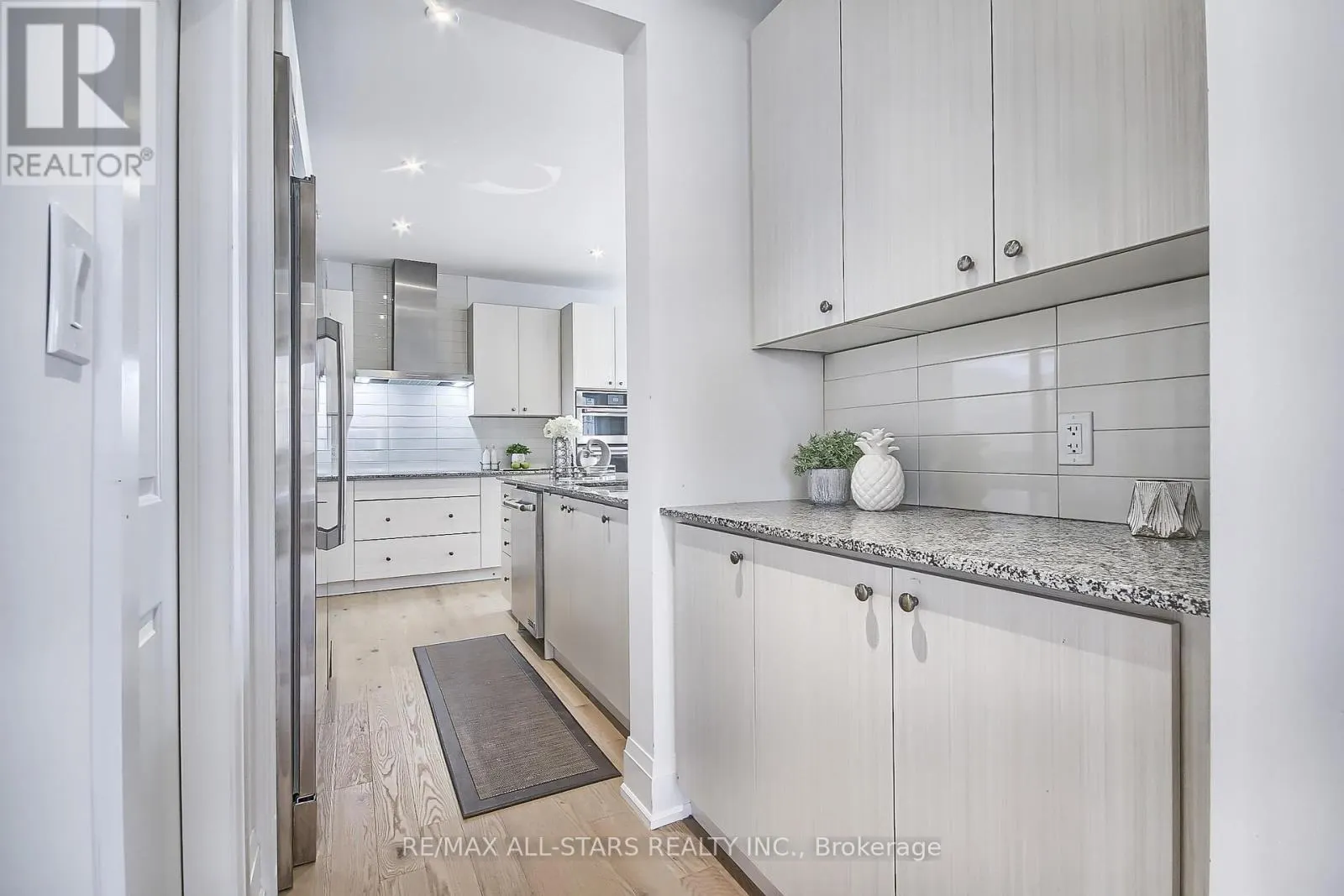 18 PENNINE DRIVE