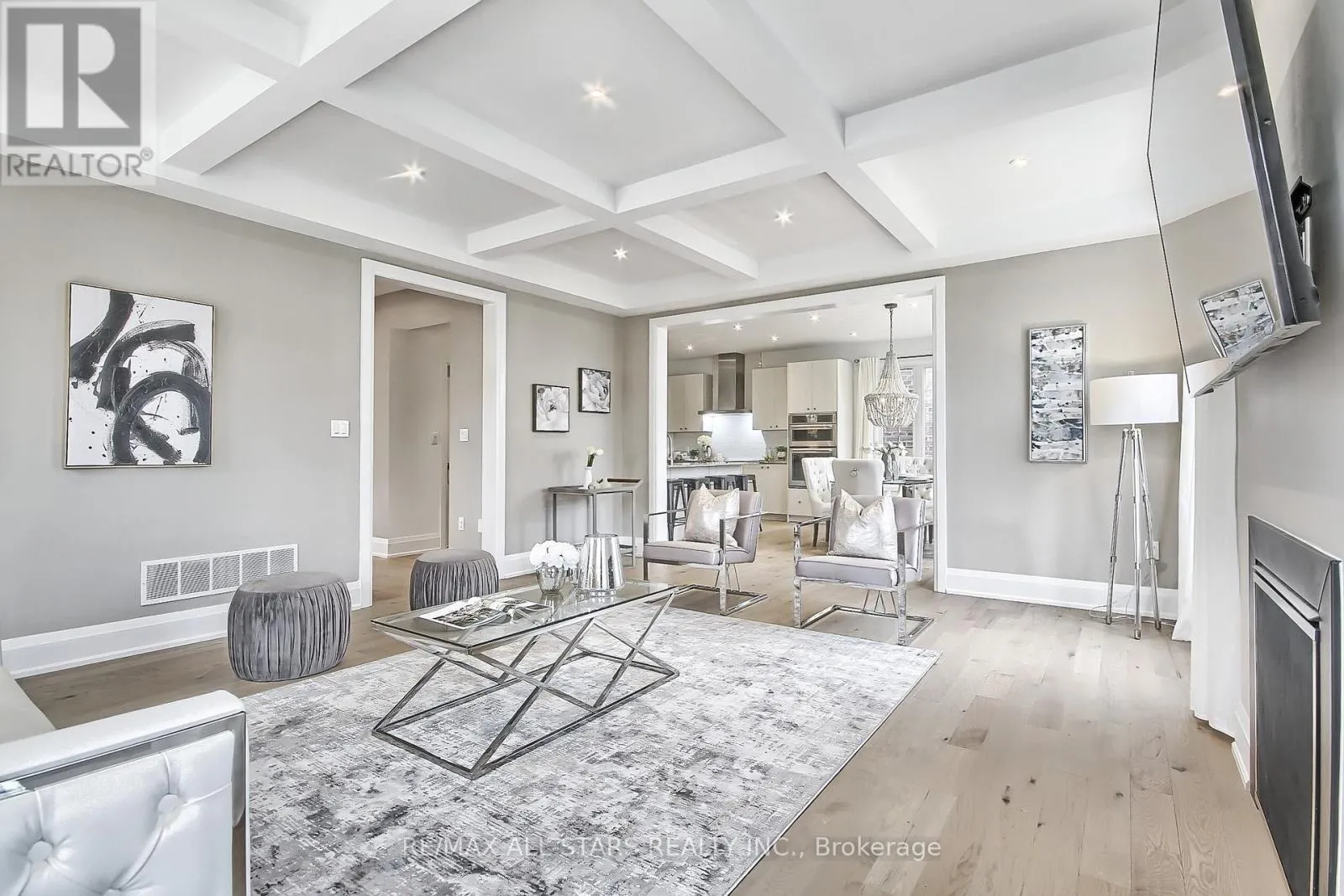 18 PENNINE DRIVE