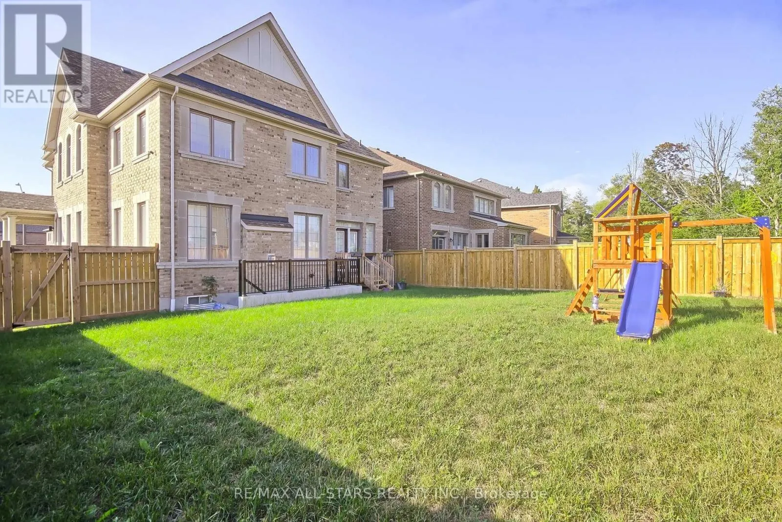 18 PENNINE DRIVE
