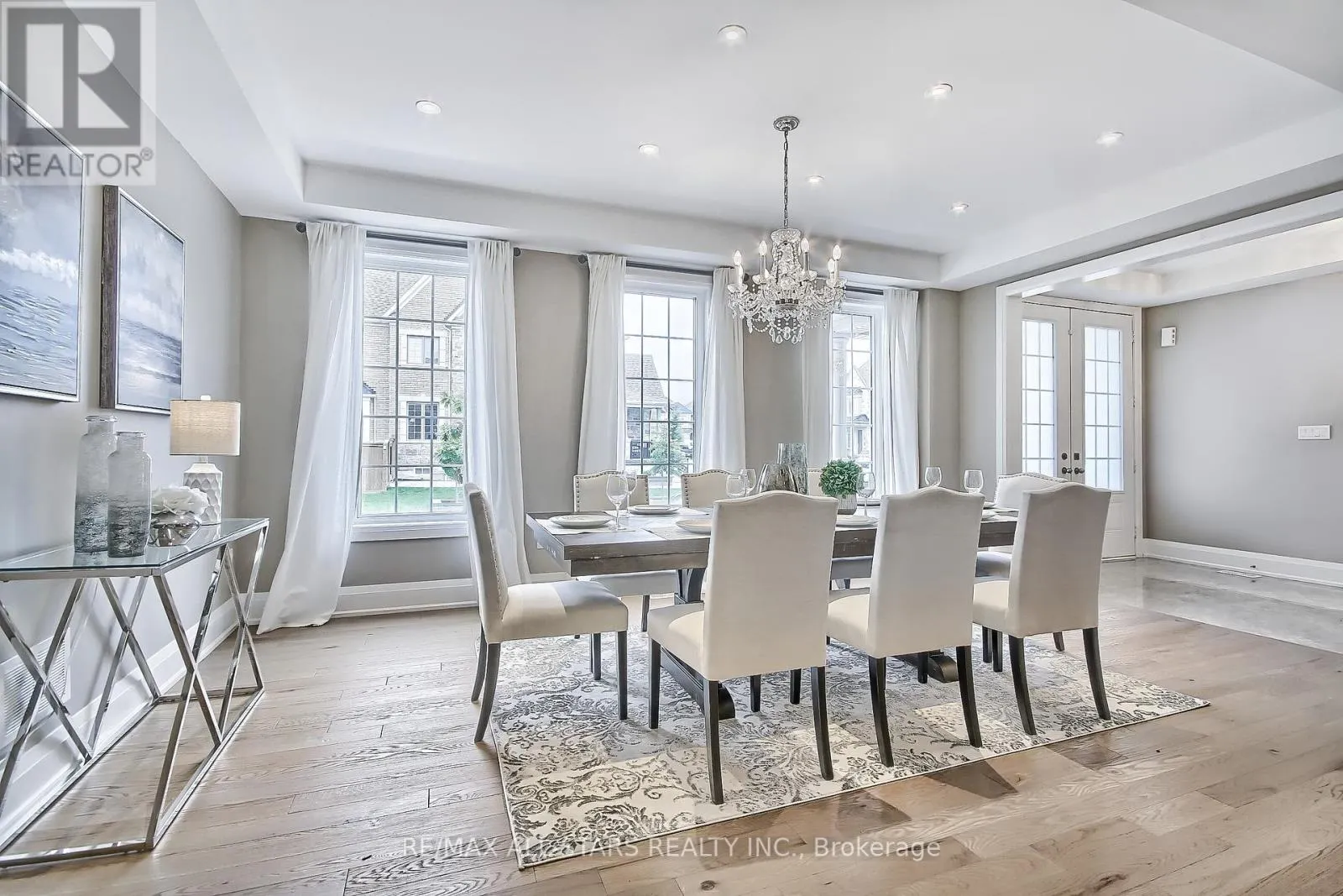 18 PENNINE DRIVE