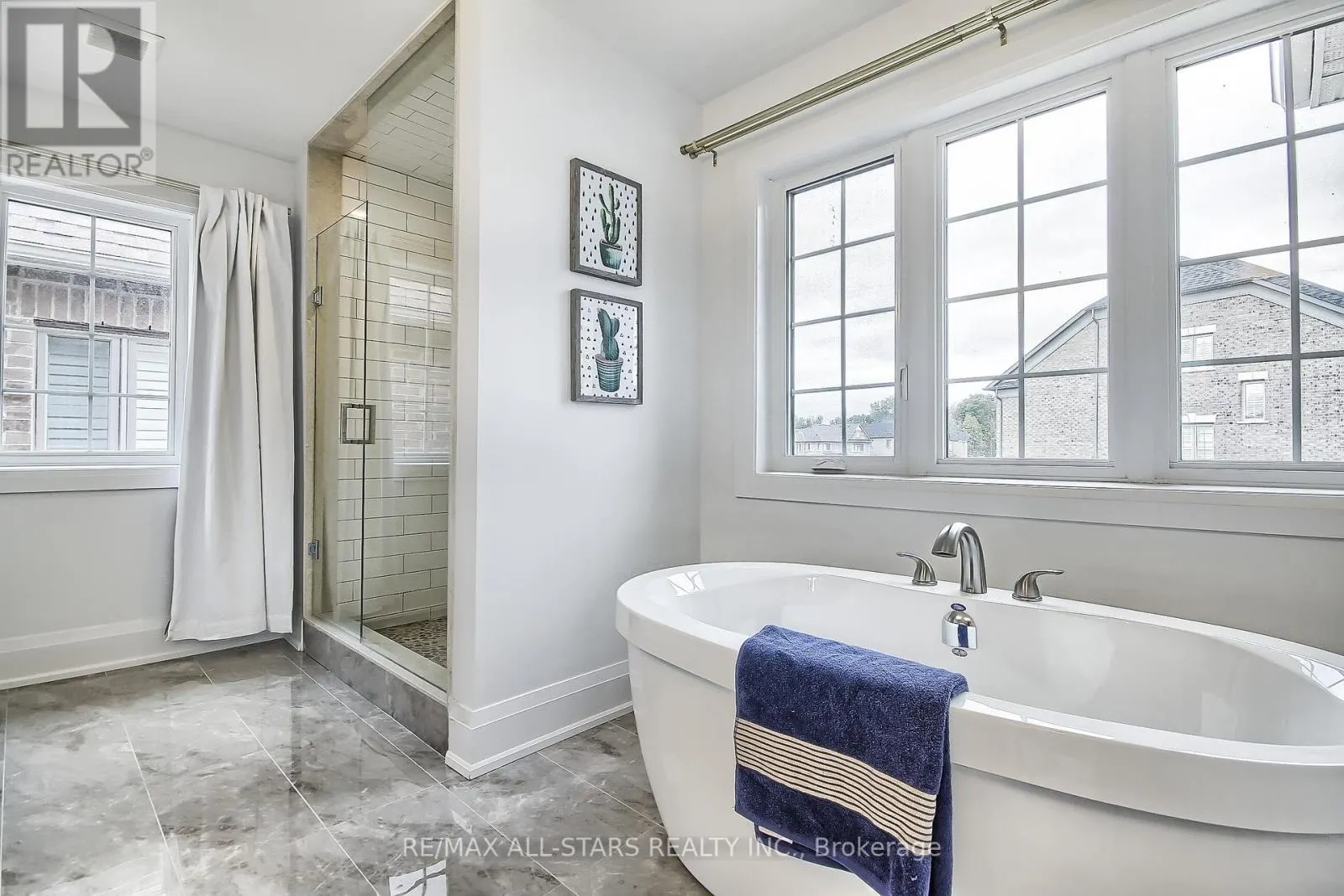 18 PENNINE DRIVE