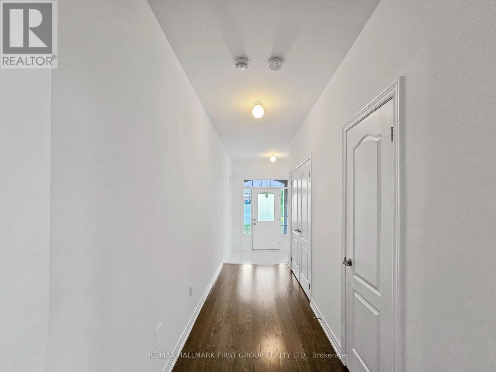 275 SHADOW PLACE