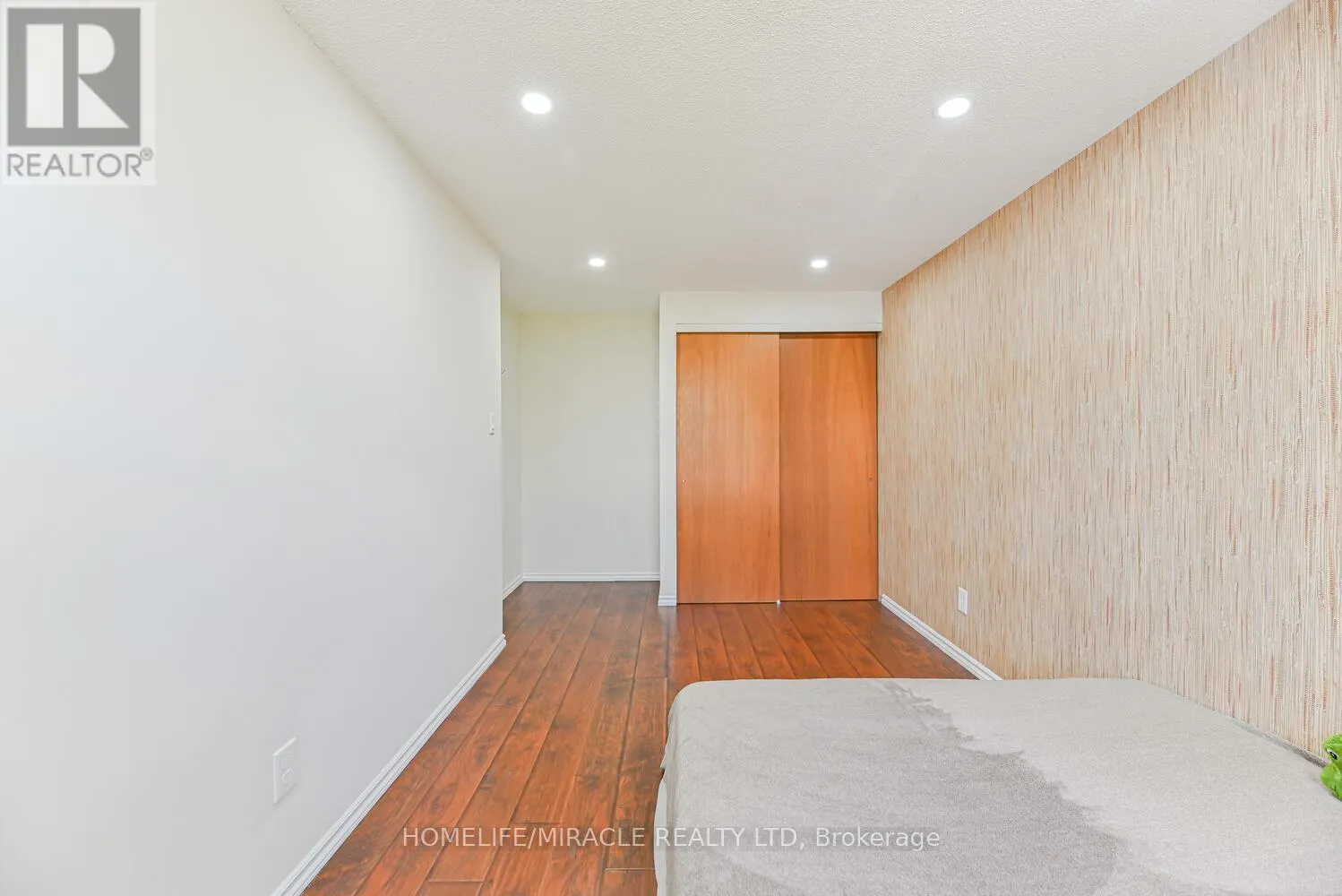1354 ORLANDO COURT