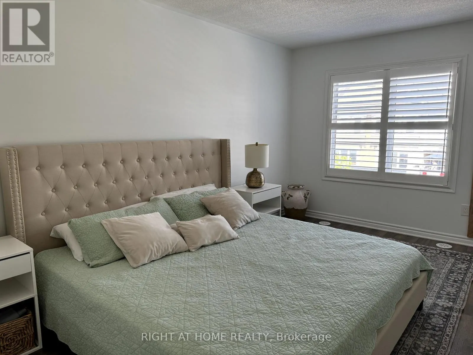 72 AYERS CRESCENT