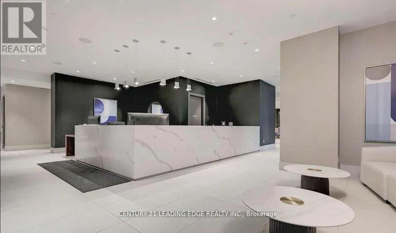 320 - 2550 SIMCOE STREET N