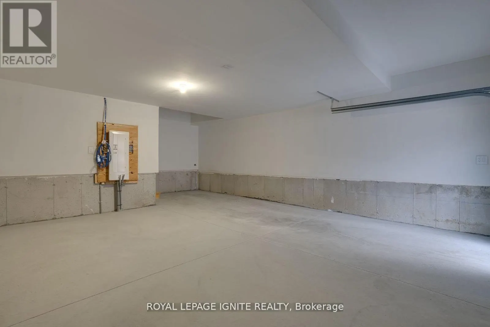 2709 PETER MATTHEWS DRIVE