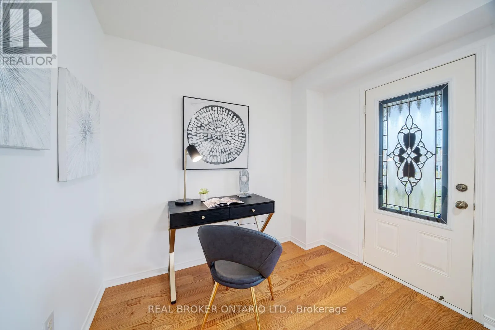 505 ROSSLAND ROAD E