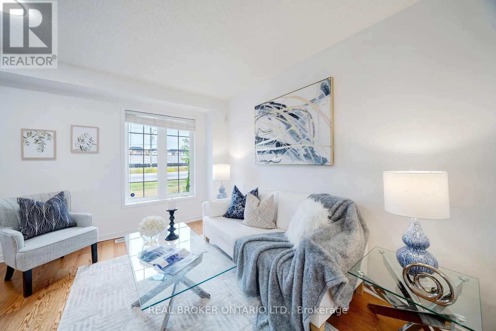505 ROSSLAND ROAD E