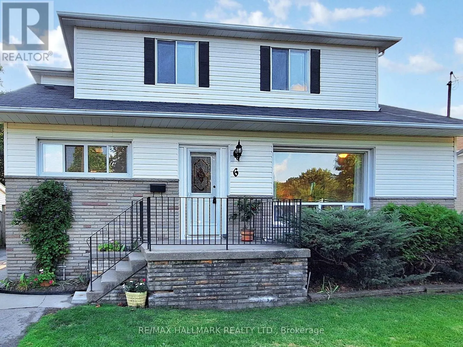 6 GRADWELL DRIVE