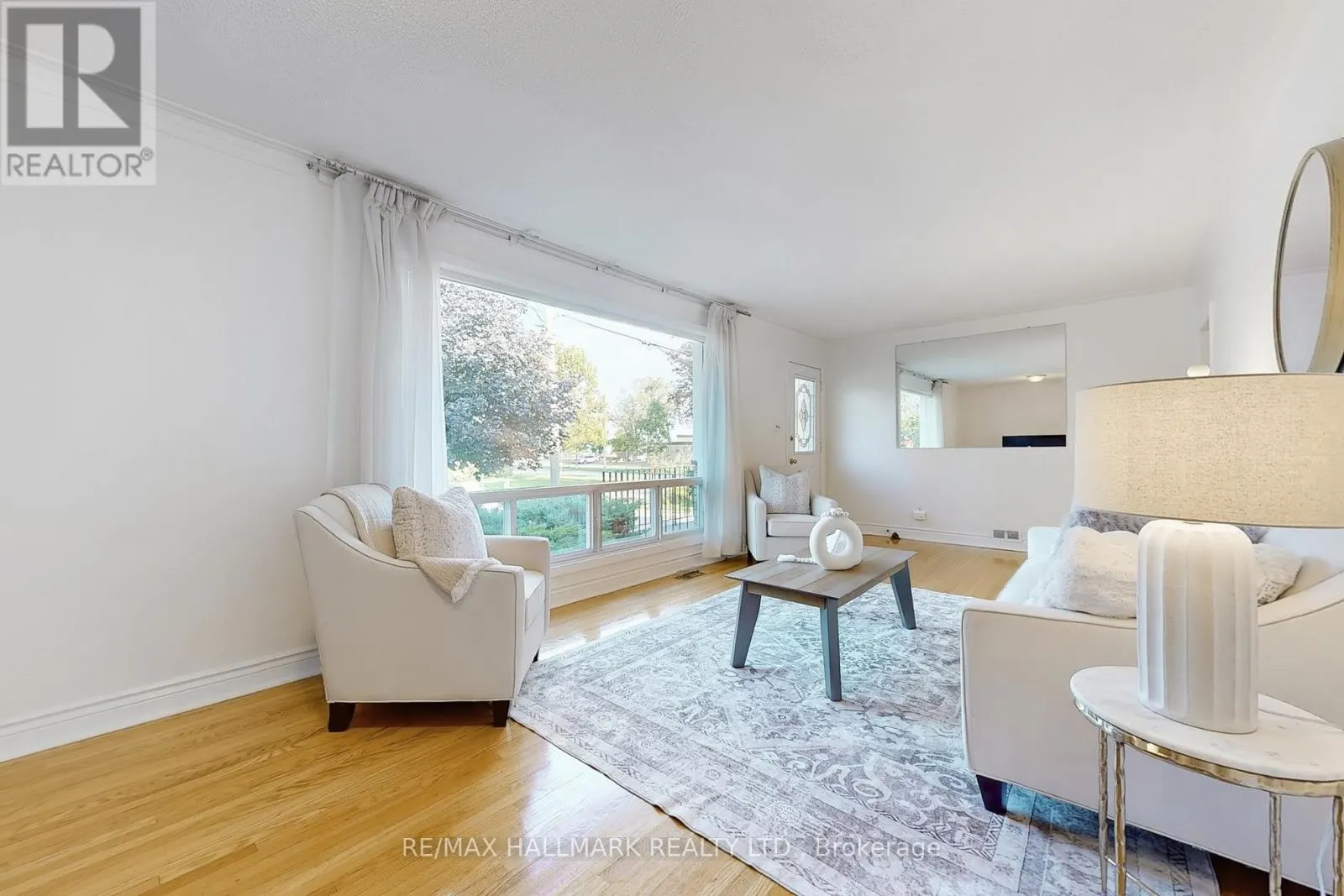 6 GRADWELL DRIVE