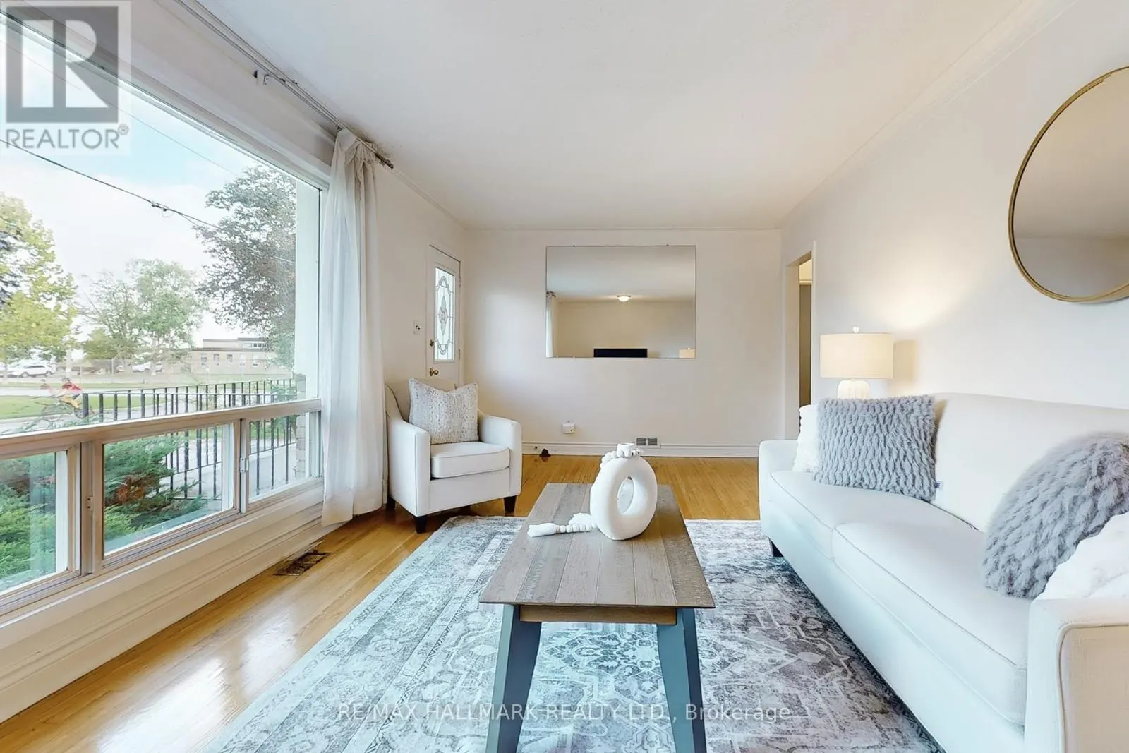 6 GRADWELL DRIVE