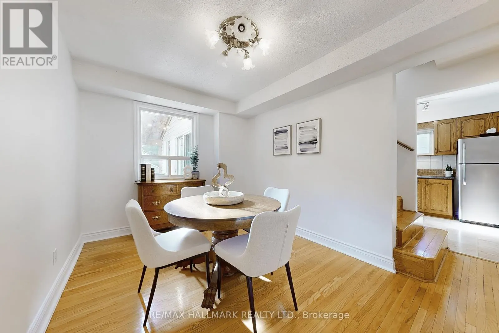 6 GRADWELL DRIVE