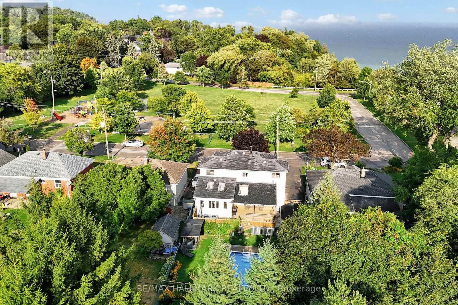 6 GRADWELL DRIVE
