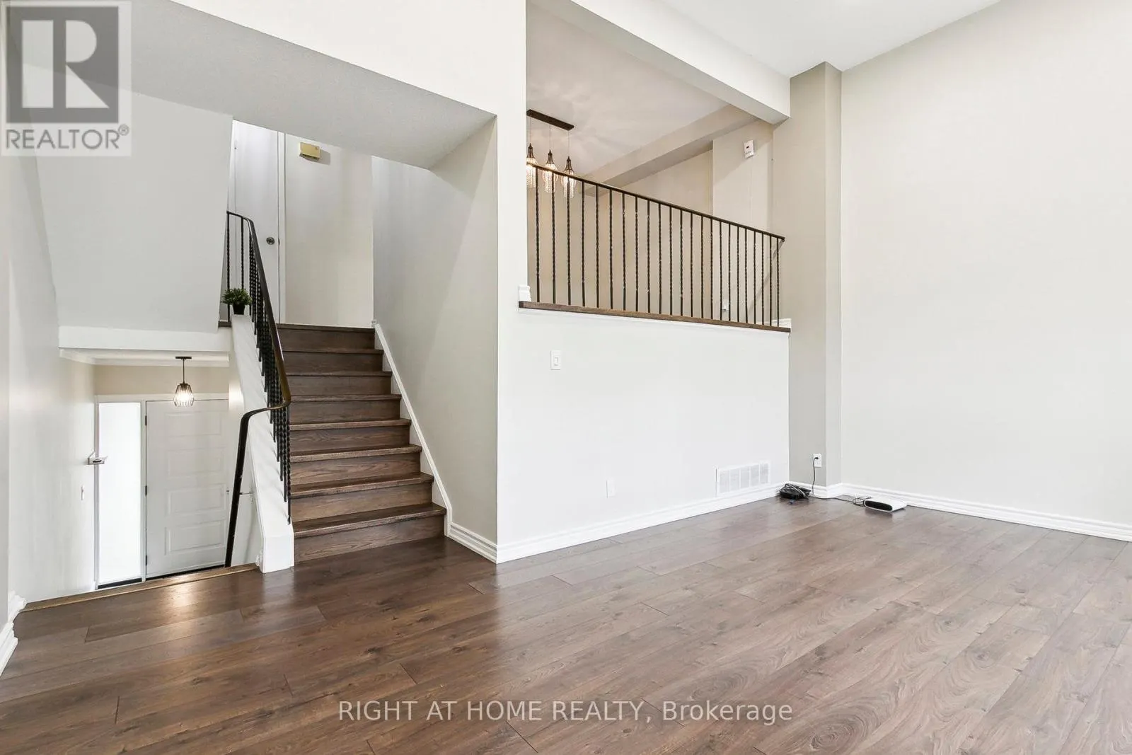 29 - 15 HUNTINGWOOD DRIVE