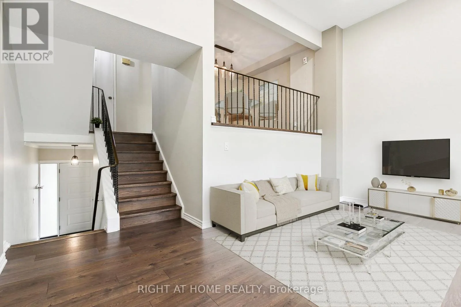 29 - 15 HUNTINGWOOD DRIVE