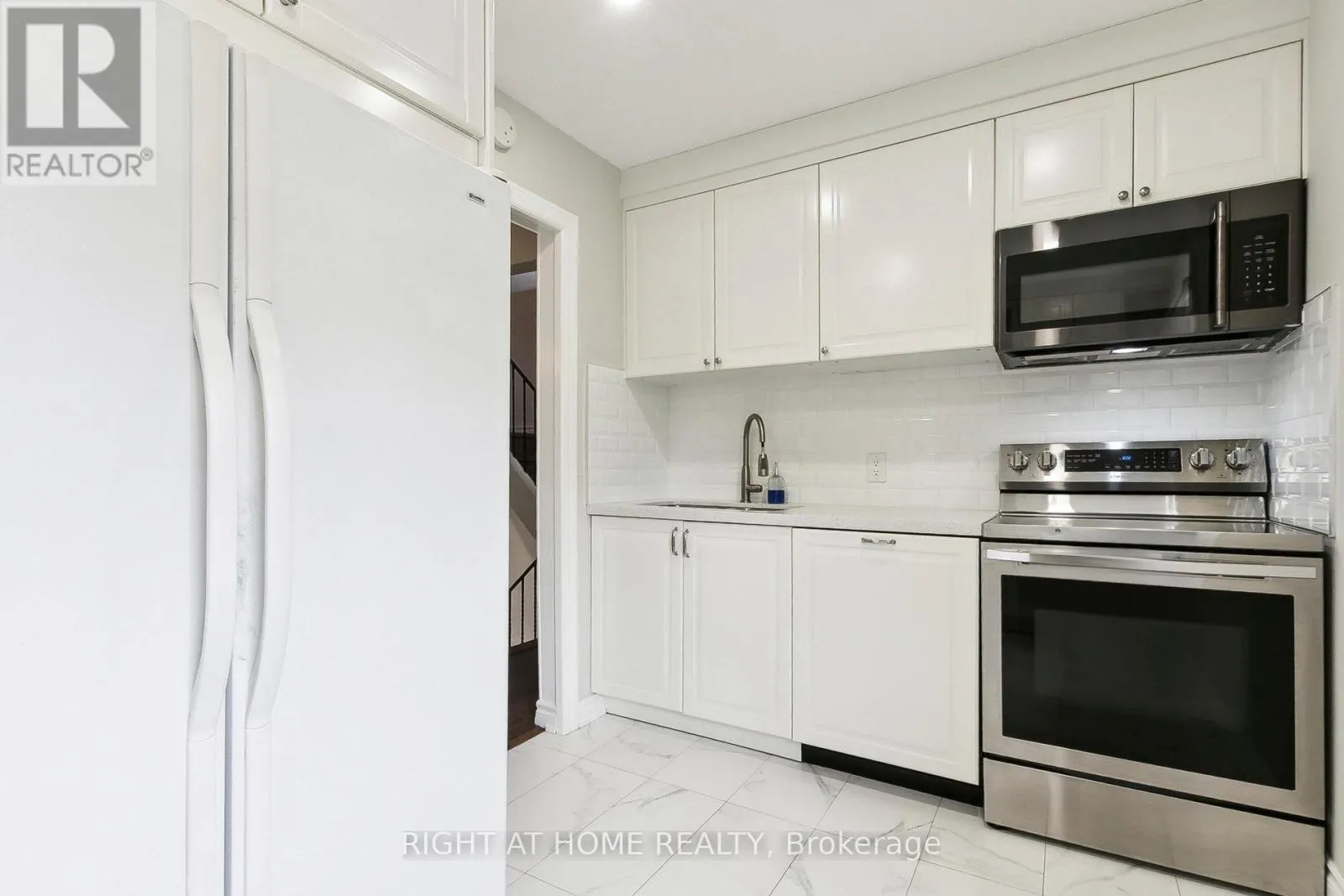 29 - 15 HUNTINGWOOD DRIVE
