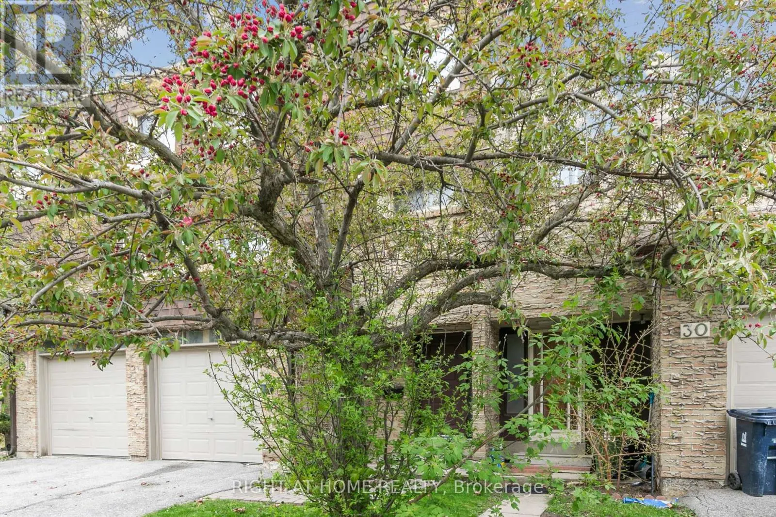 29 - 15 HUNTINGWOOD DRIVE