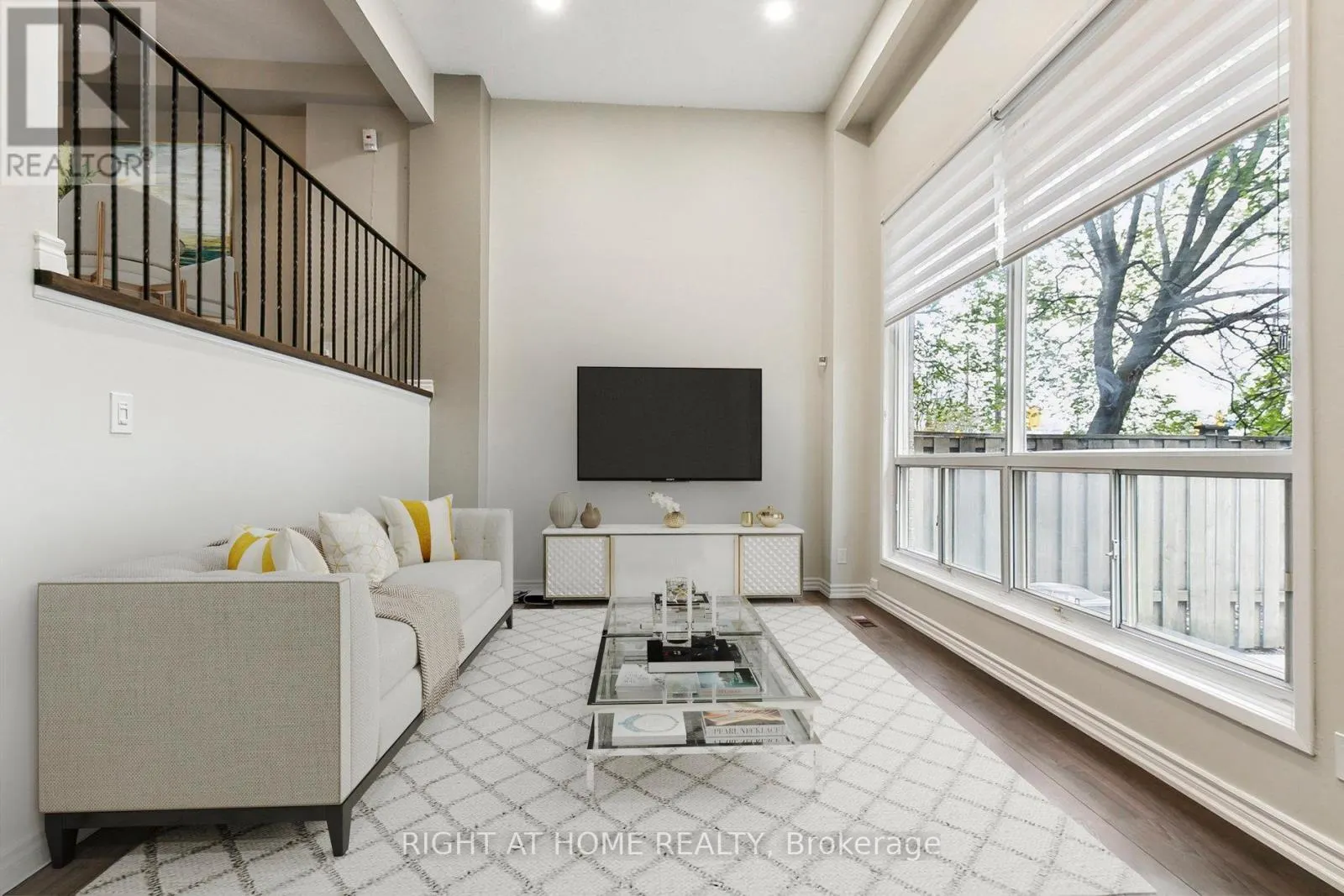 29 - 15 HUNTINGWOOD DRIVE