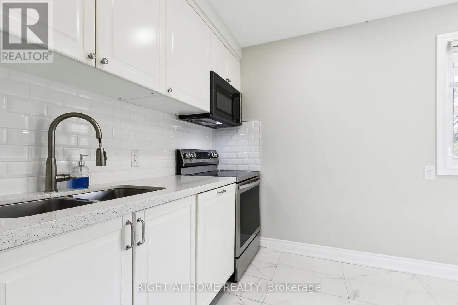 29 - 15 HUNTINGWOOD DRIVE