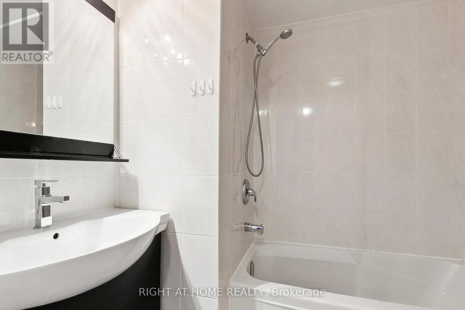 29 - 15 HUNTINGWOOD DRIVE