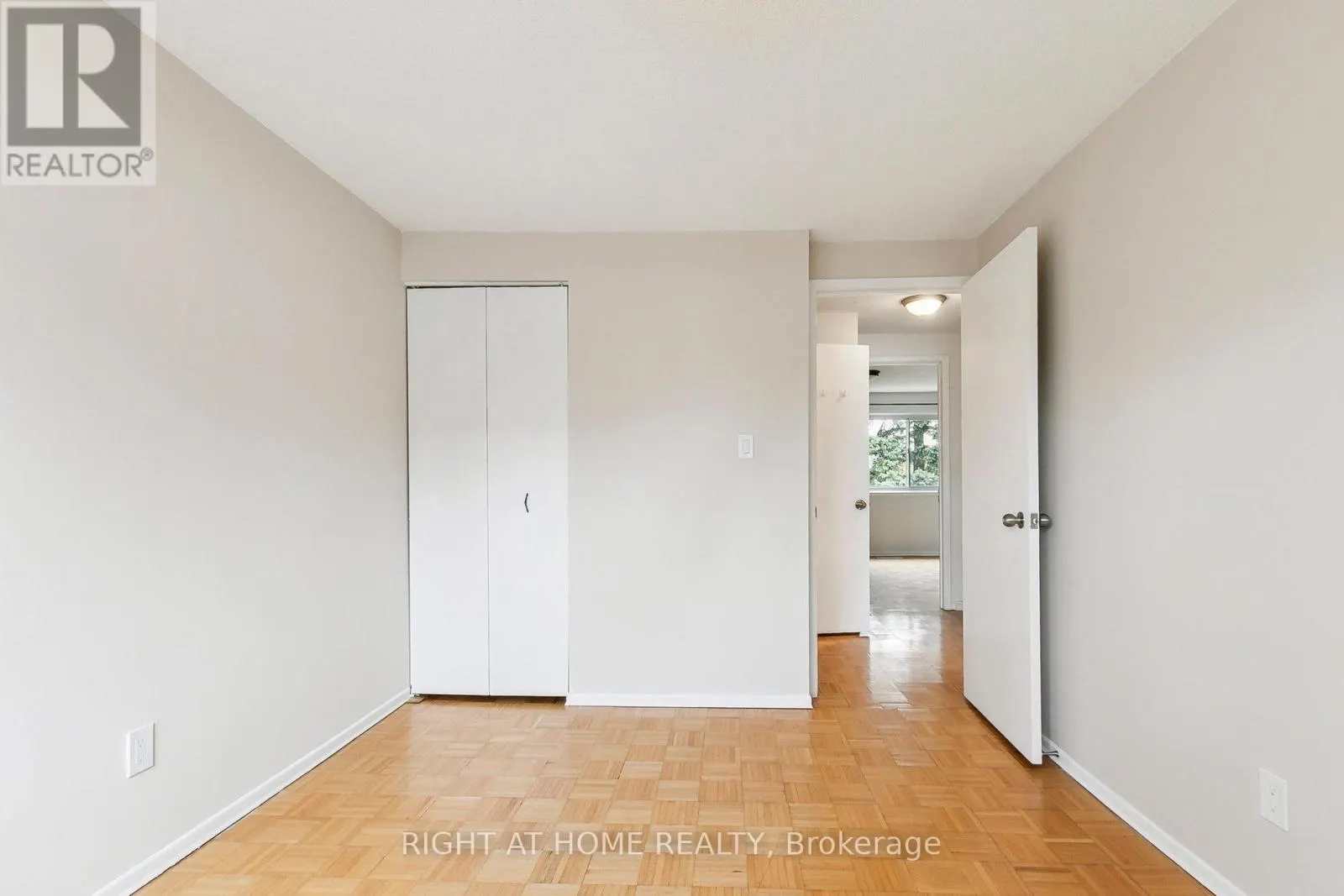 29 - 15 HUNTINGWOOD DRIVE