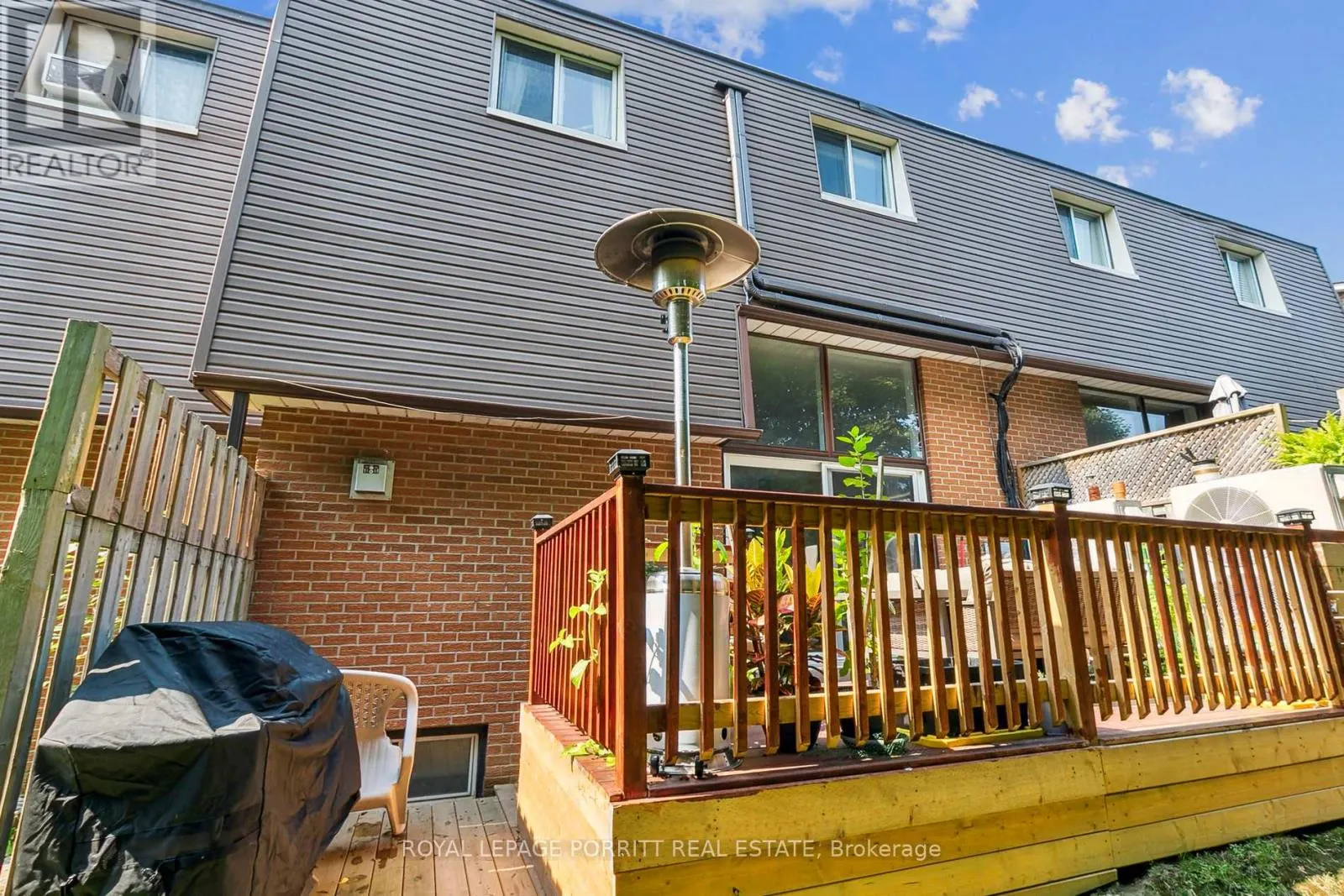 17 - 1415 FIELDLIGHT BOULEVARD